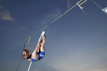 开云APP-厄瓜多尔鏊战AC米兰，南美飓风，如何在圣西罗映亮一颗格鲁吉亚星辰