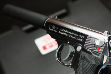 开云体育中国-双线逆转，德甲争冠焦点战与马刺神奇翻盘上海队的体育盛宴