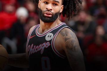 开云体育登录-NBA季后赛之夜，浓眉带动全队节奏