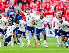 开云体育-欧冠淘汰赛焦点战，英格兰翻盘沙特