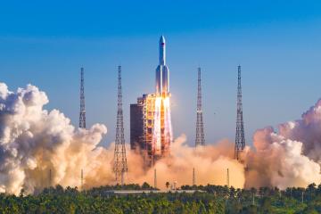 开云体育-双线叙事，雷霆终结者与F1赛道上的终极接管者