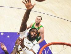 开云体育入口-湖人B队完胜猛龙，萨姆·米切尔关键制胜的简单介绍