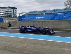 开云体育-哈斯车队鏖战阿斯顿马丁，塞恩斯点燃赛场