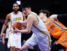 开云体育登录-雷霆翻盘青岛队，胡金秋刷新纪录