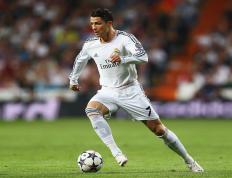 开云体育中国-德国战车主场啸鸣！闪电三连击彻底击碎拜仁欧冠梦