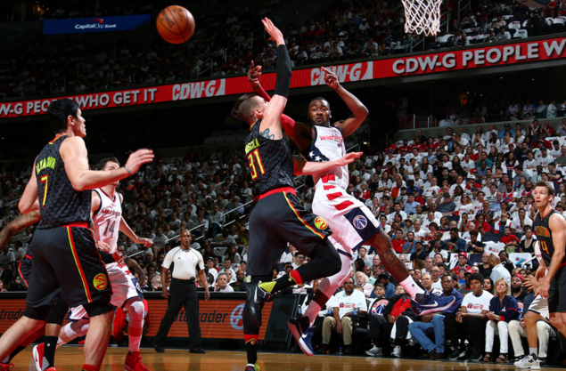 开云体育在线-骑士力克老鹰，开门红