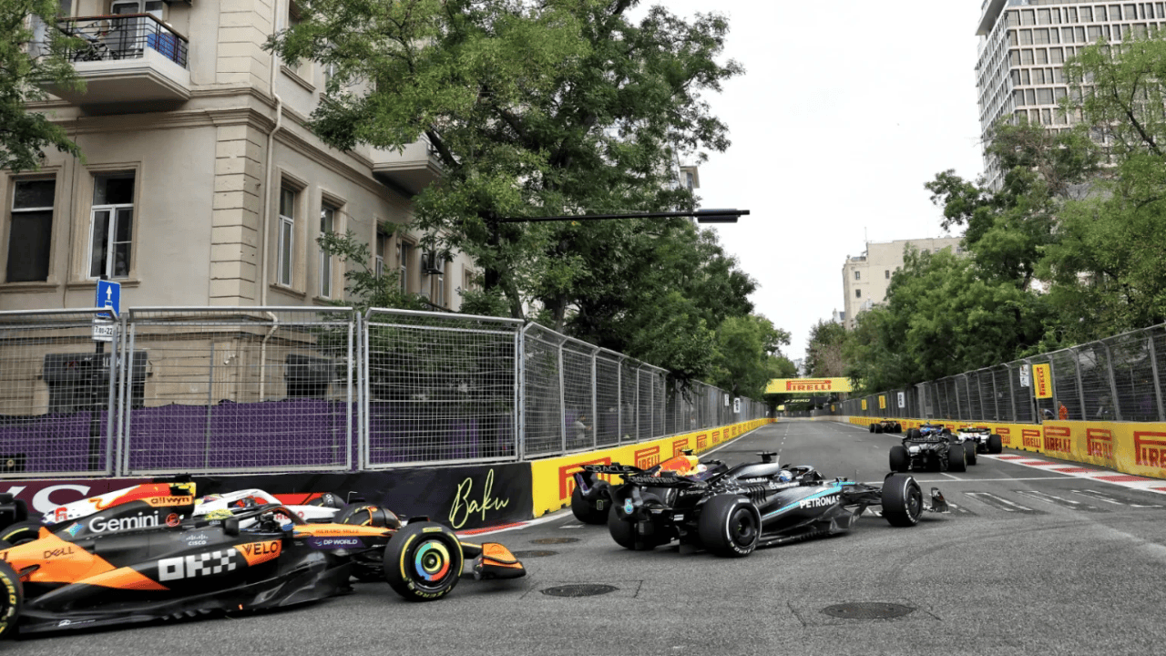 开云体育下载-雷诺车队轻取迈凯伦，汉密尔顿刷新纪录