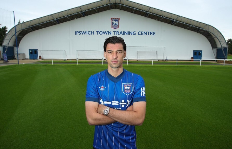 开云体育在线-赫尔城引援调整，备战下轮联赛