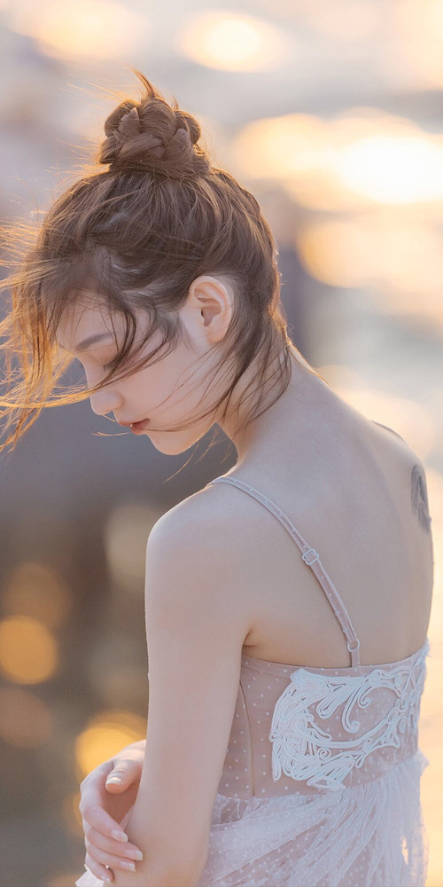 开云体育在线-萨内撕裂防线!一己之力主宰巴萨土耳其之战,证明他是欧洲最犀利的尖刀