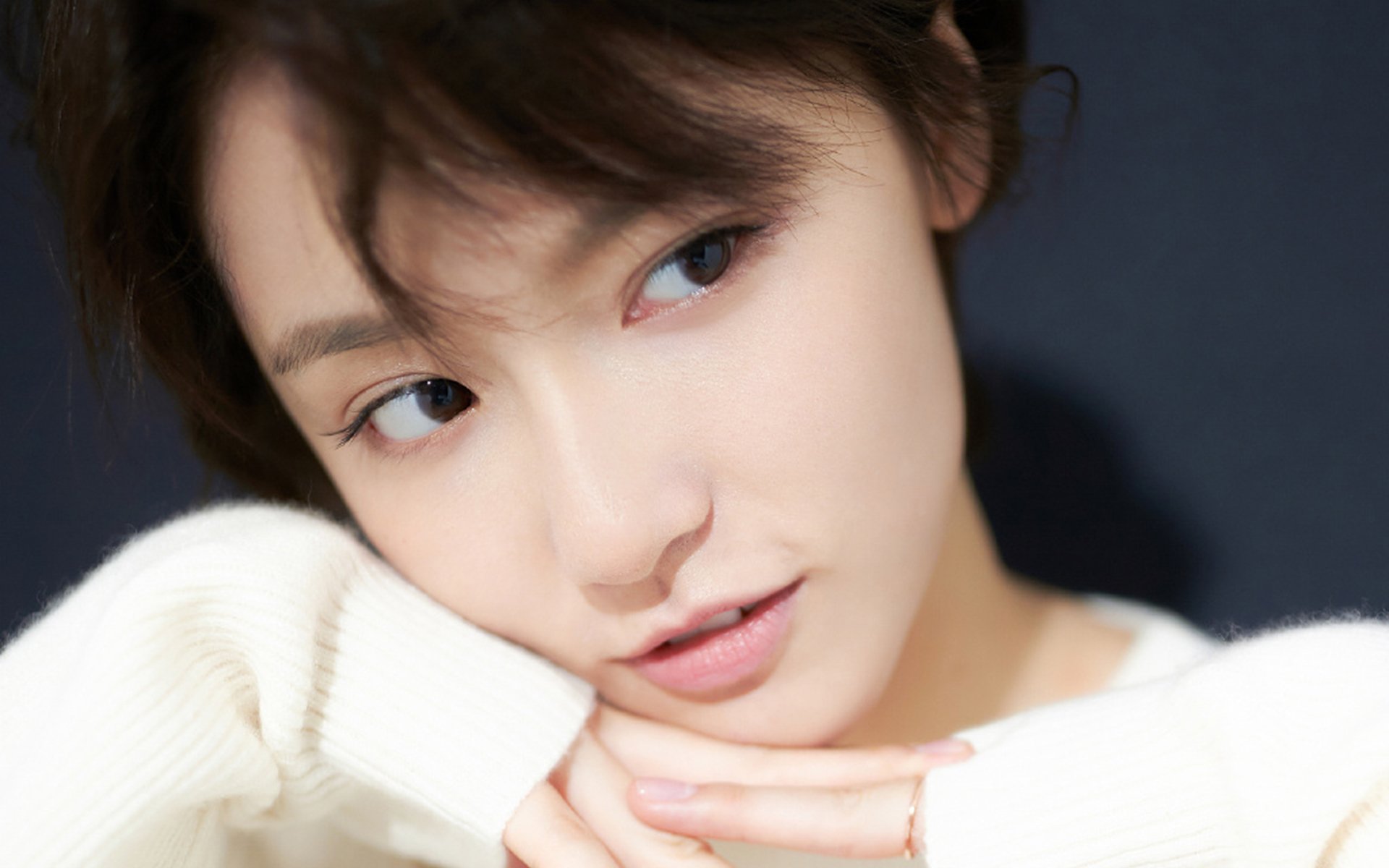 开云APP-双城记，雄鹿铁血战术碾碎骑士，文班亚马盖帽三双击穿历史