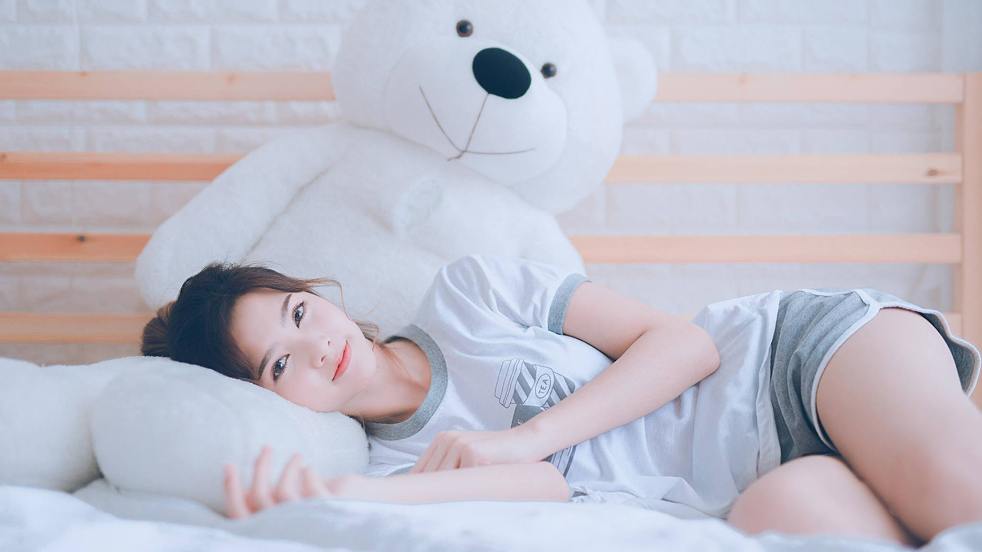 开云体育app-平行时空的对话，当伯纳乌为银河战舰沸腾，布克在凤凰城写下自己的史诗