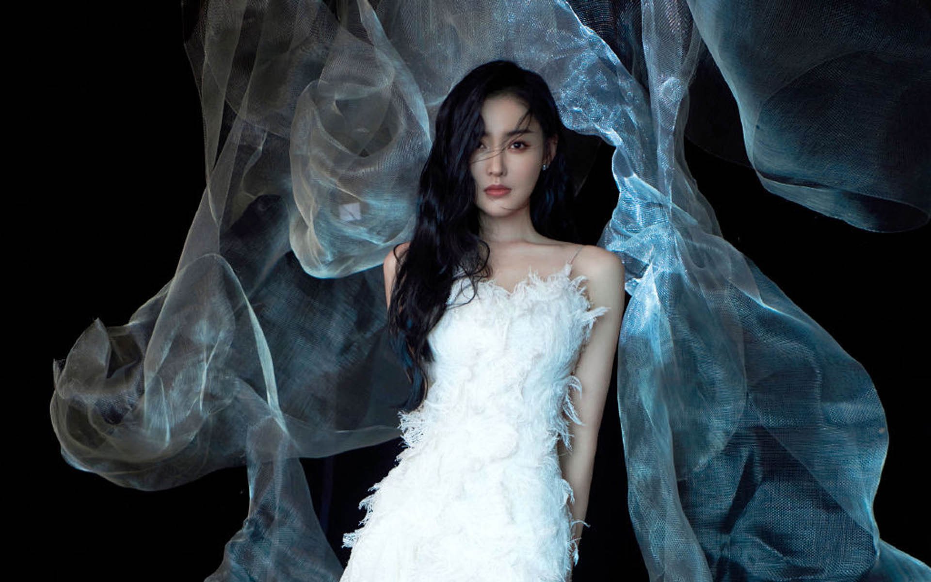 开云体育登录-绿茵场上的博弈，巴西用防守艺术锁死佛罗伦萨，罗德里在关键回合定乾坤