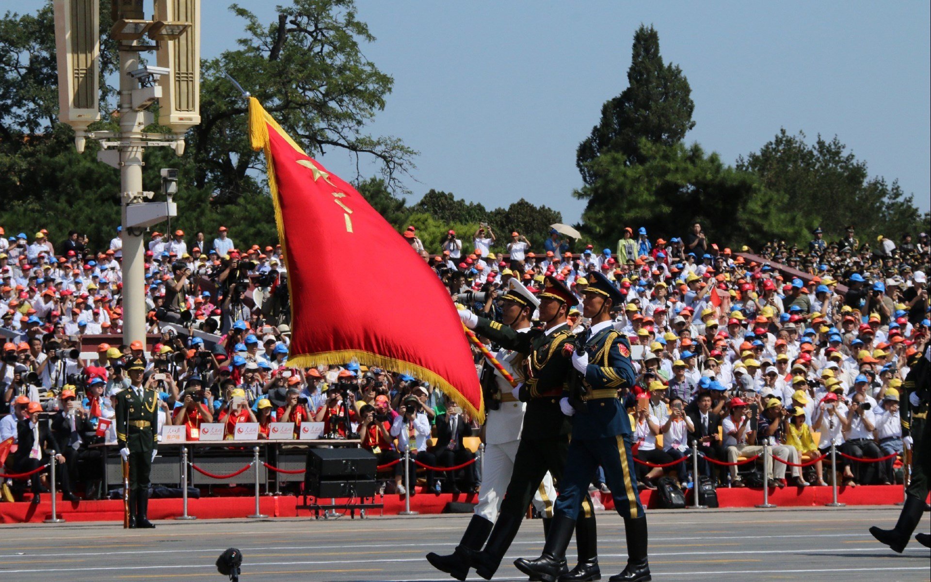 开云体育中国-意甲焦点战，秘鲁风暴单枪匹马斩落里昂巨兽