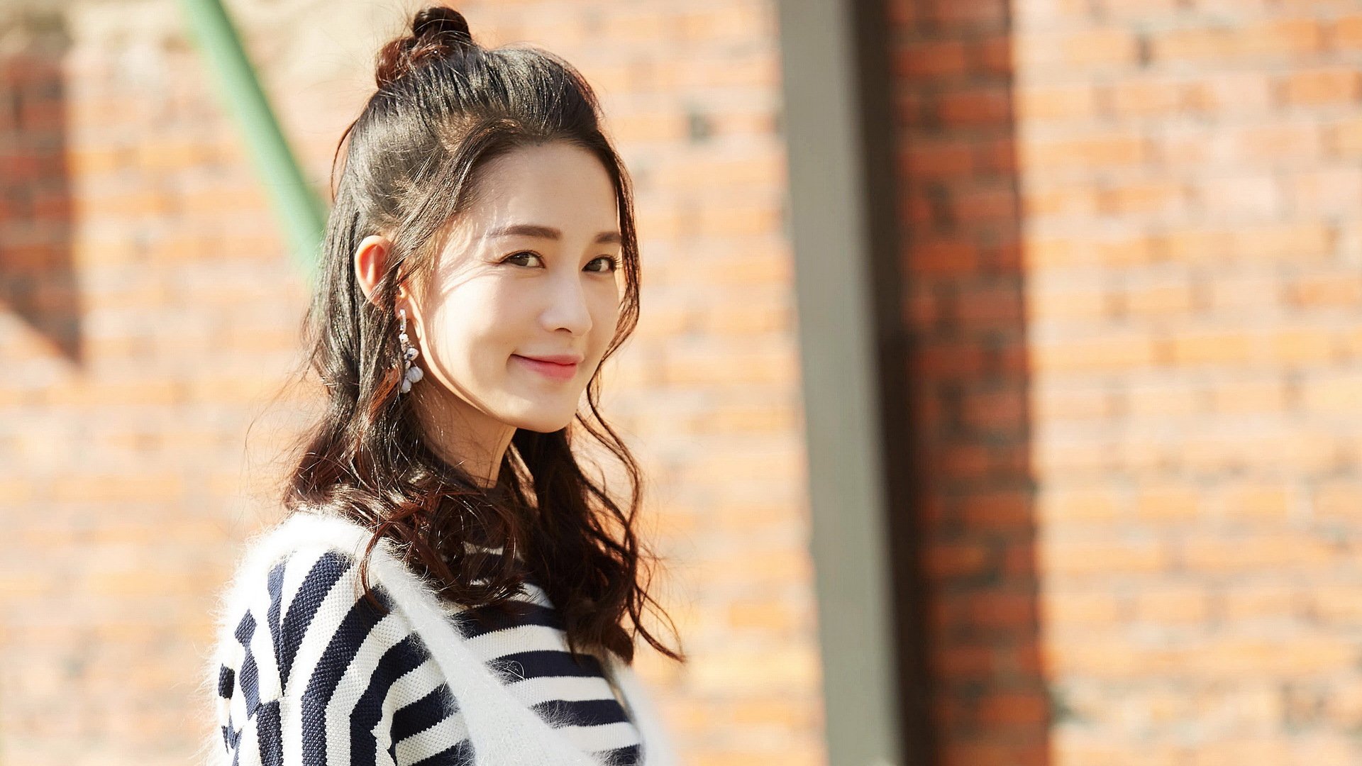 开云体育APP下载-双线狂飙，墨西哥绿茵粉碎希腊神话，格列兹曼F1赛道接管冠军之争